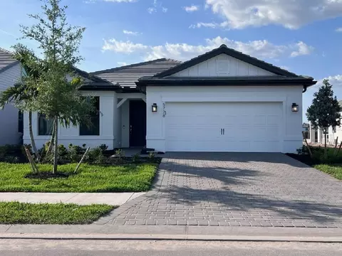 5728 Silverside Pine Ct, Bradenton, FL 34211
