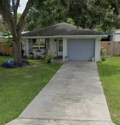 42 N Oak Ave, Umatilla, FL 32784