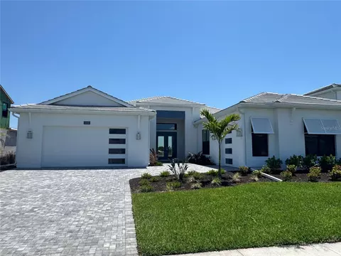 2481 Waterfront Cir, Sarasota, FL 34240