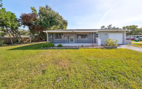 11185 104th St, Largo, FL 33773