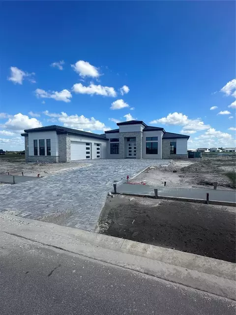 2445 Waterfront Cir, Sarasota, FL 34240