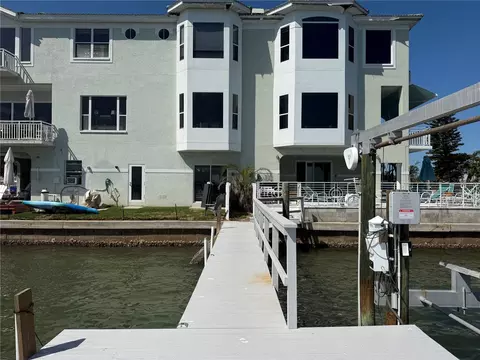 110 50th Ave E #1, Saint Pete Beach, FL 33706