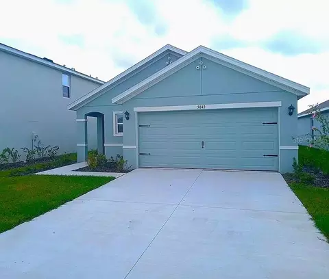 5842 Silver Moonlight Dr, Palmetto, FL 34221