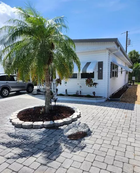 2206 Minnesota Ave, Bradenton, FL 34207