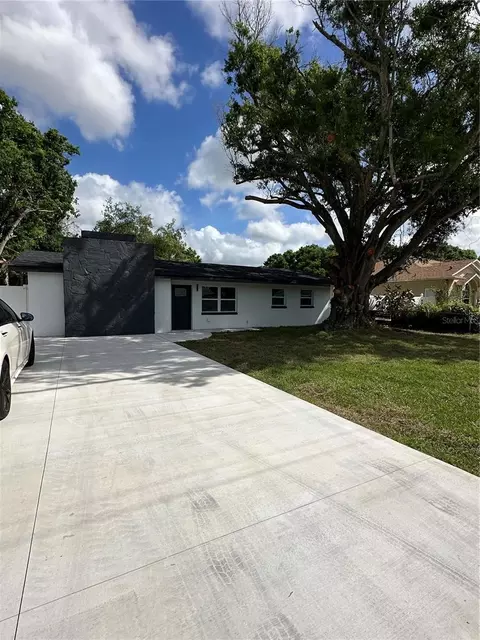 8907 W Cluster Ave, Tampa, FL 33615