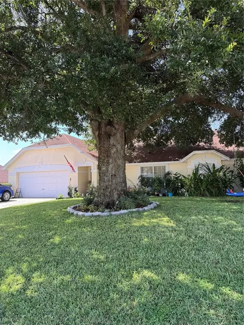 5424 Loma Vista Dr E, Davenport, FL 33896