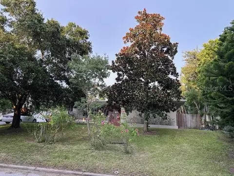 615 Smallwood Cir, Clearwater, FL 33755