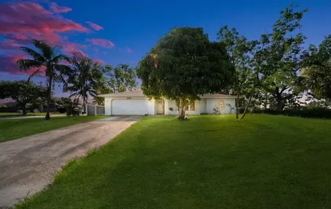2501 SE 8th Pl, Cape Coral, FL 33904