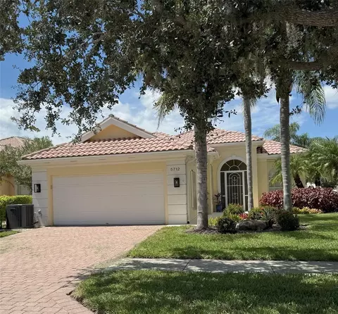 5712 Ferrara Dr, Sarasota, FL 34238