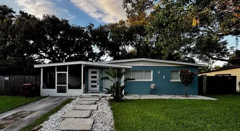 406 E Morrell Dr, Plant City, FL 33563