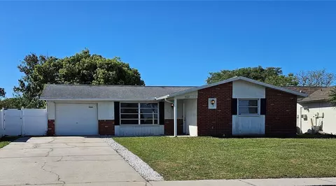 9240 Glen Moor Ln, Port Richey, FL 34668
