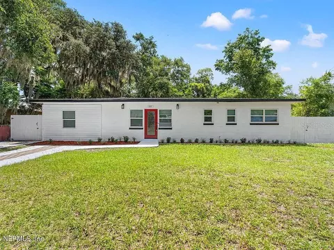 111 Ashley Dr, Palatka, FL 32177