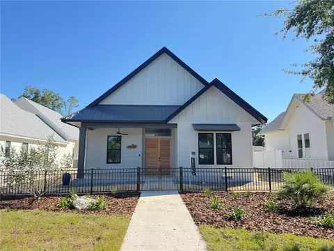 1073 SW 136 St, Newberry, FL 32669