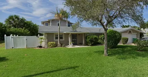 1529 Bay Shore Dr, Cocoa Beach, FL 32931