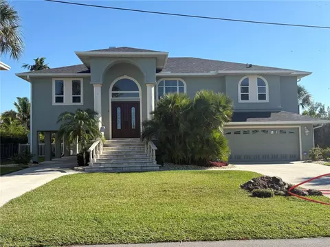 505 83rd St, Holmes Beach, FL 34217