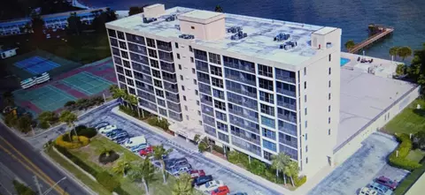 7100 Sunshine Skyway Ln S #302, Saint Petersburg, FL 33711