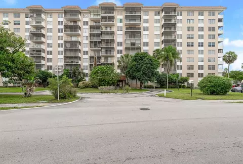 4174 Inverrary Dr #202, Lauderhill, FL 33319