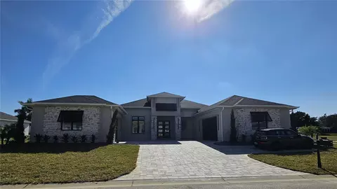 4599 Emerald Palms Dr, Winter Haven, FL 33884