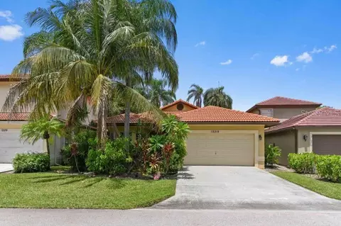 12215 Brisbane Ln, Wellington, FL 33414