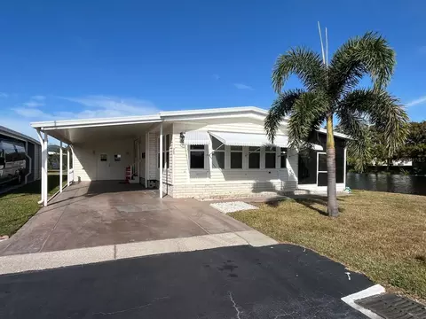 13225 101st St #363, Largo, FL 33773