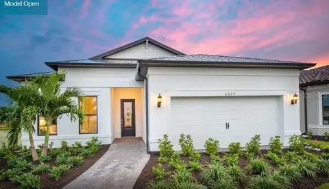 14668 Eagle Branch Dr, Nokomis, FL 34275