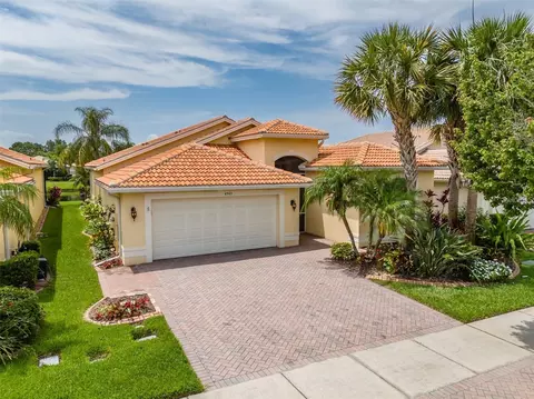 4943 Sandy Brook Cir, Wimauma, FL 33598