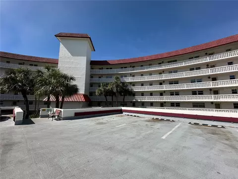 601 N Mcdonald St #406, Mount Dora, FL 32757