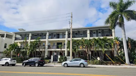 201 6th St S #304, Saint Petersburg, FL 33701
