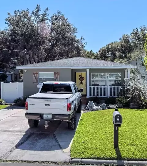 2906 W North B St, Tampa, FL 33609