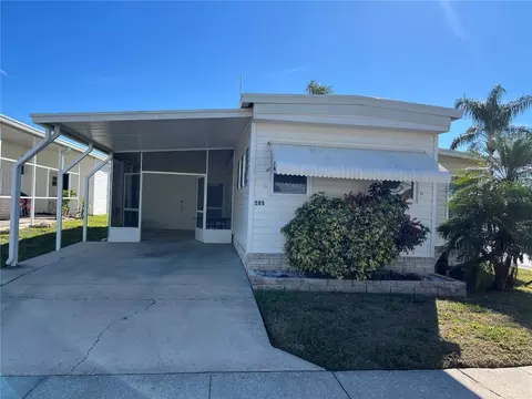 1500 County Road 1 #285, Dunedin, FL 34698