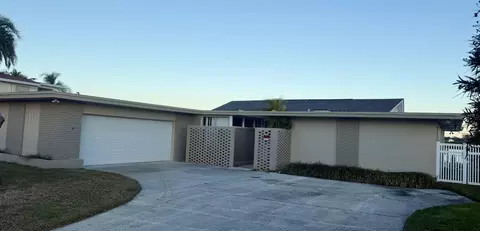 13 Windward Is, Clearwater Beach, FL 33767