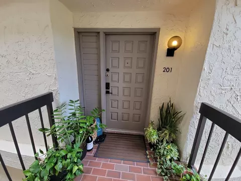 1925 Gulf Of Mexico Dr #G8-201, Longboat Key, FL 34228