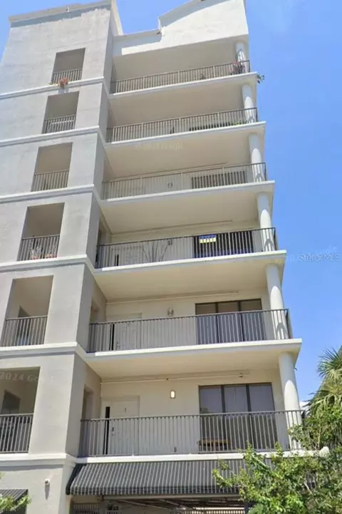 341 5th St S #4, Saint Petersburg, FL 33701