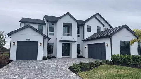 2421 Waterfront Cir, Sarasota, FL 34240
