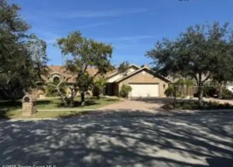 588 Peregrine Dr, Indialantic, FL 32903