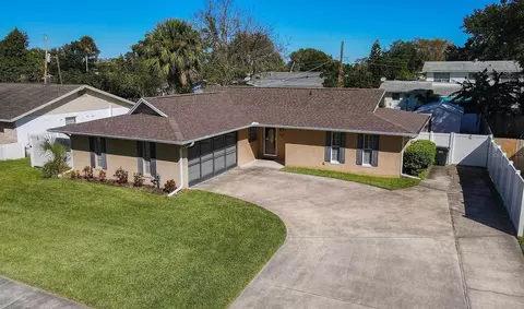 1725 Jacobs Rd, South Daytona, FL 32119