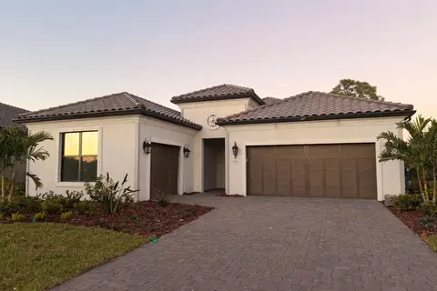 348 Corelli Dr, Nokomis, FL 34275