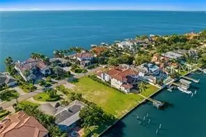 1900 Brightwaters Blvd NE, Saint Petersburg, FL 33704