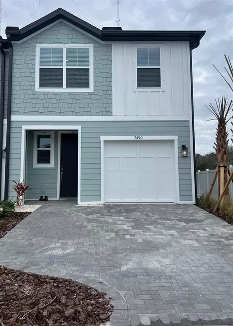 7590 Deer Valley Cir, Tampa, FL 33635