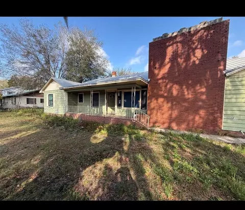 2104 Crill Ave, Palatka, FL 32177