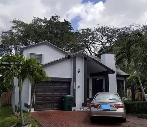 9535 SW 148th Pl, Miami, FL 33196
