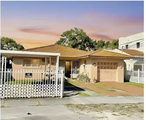46 NW 24th Ct, Miami, FL 33125