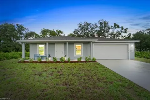 708 Wentworth Dr, Lehigh Acres, FL 33972