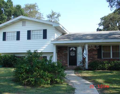 409 W 9th St, Frostproof, FL 33843 photo 1
