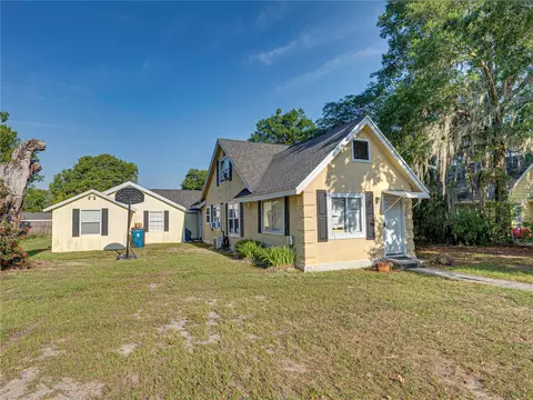 525 N 3rd St, Lake Wales, FL 33853