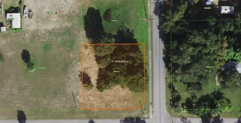 Palm Avenue N, Frostproof, FL 33843