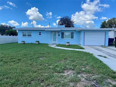 936 Pembrooke Pl, Lake Wales, FL 33853