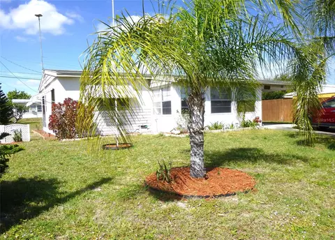306 Thomas Ave, Frostproof, FL 33843
