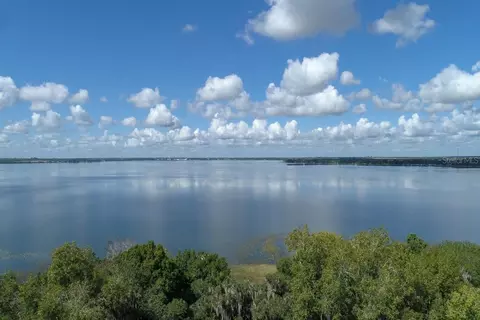 N Lake Reedy Boulevard, Frostproof, FL 33843