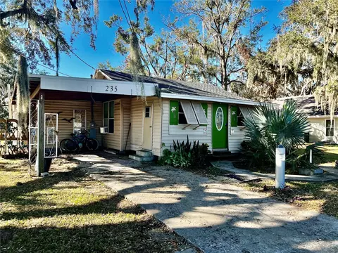 235 W 8th St, Frostproof, FL 33843